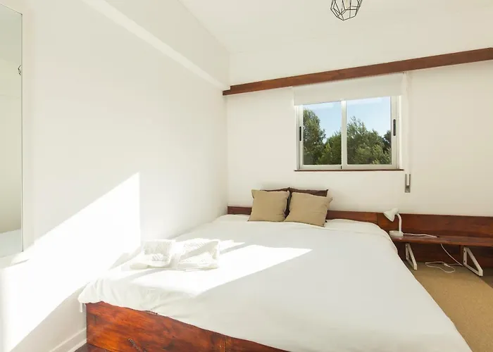 Carcavelos Beach Apartment
