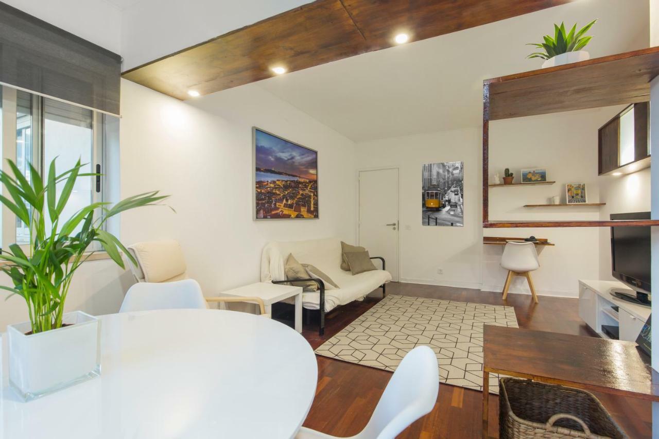 Carcavelos Apartment *